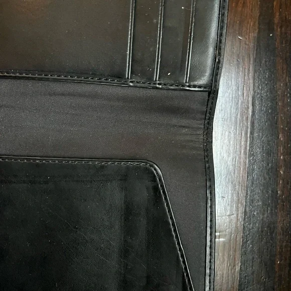 Coach Passport Case in Signature Canvas - Picture 1 of 2